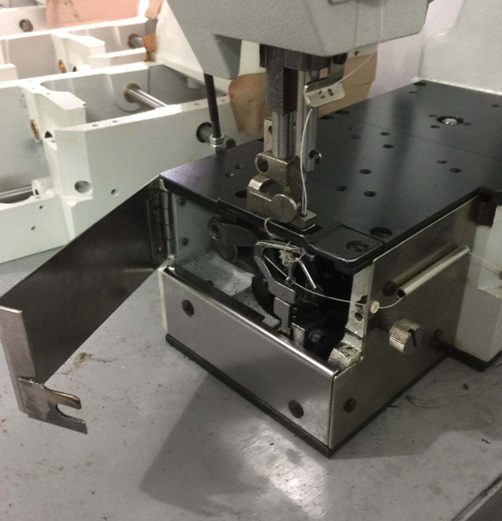 Singer 300U sewing head, front view